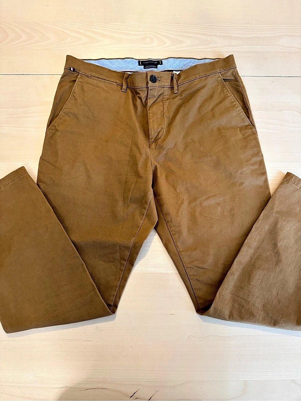 Tommy Hilfiger Men's THFlex Slim Chino Pants - Khaki. 34 x 30